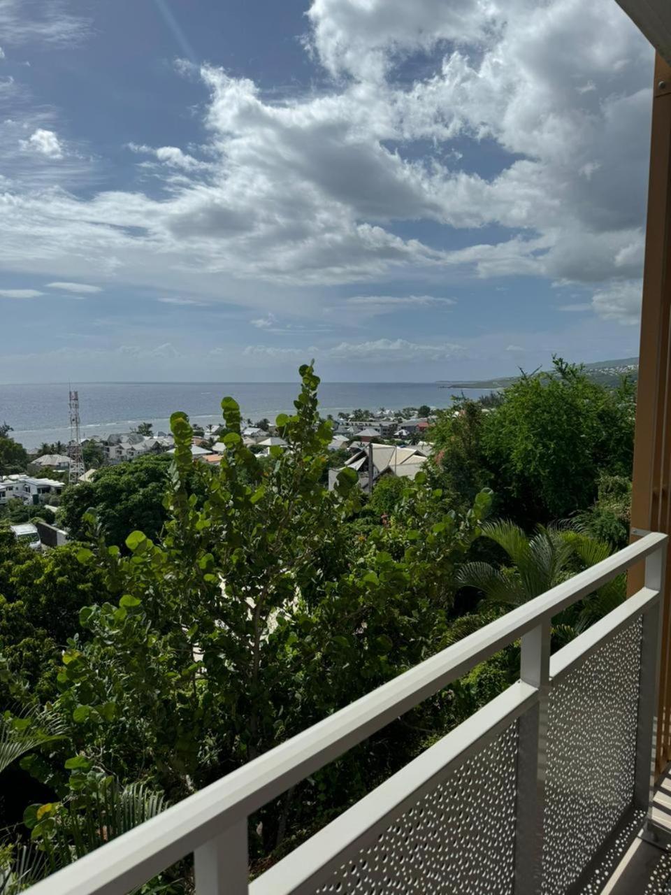 Appart Lumineux Vue Mer Leu Emra Saint-Leu Exterior foto